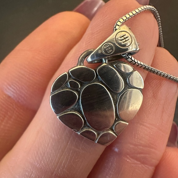 JOHN HARDY Signature Dot Heart Silver Pendant Necklace w/Garnet Embellishment - Picture 4 of 11